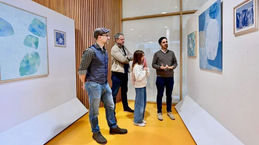 Exposici&oacute;n en Santander.