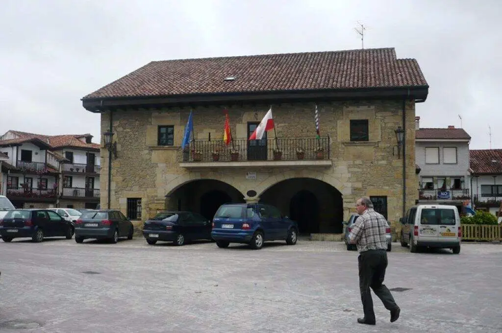 Ayuntamiento de Escalante. R.A.