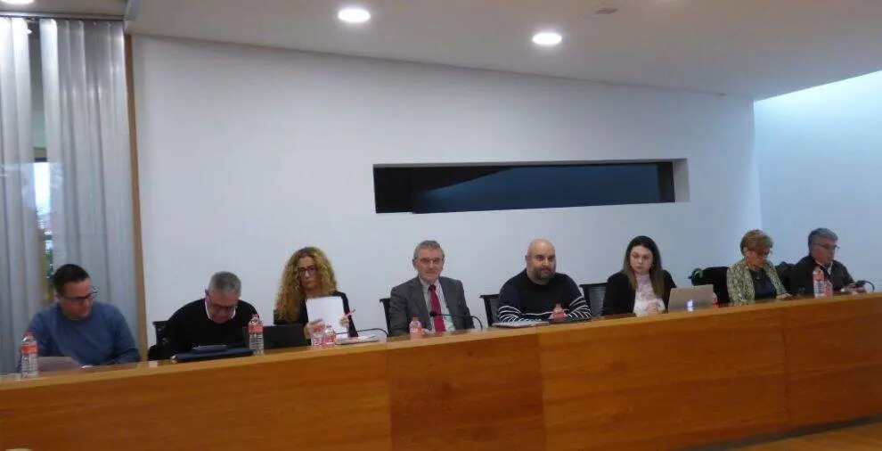 Concejales del PSOE en el Pleno de Santa Cruz de Bezana. R.A.