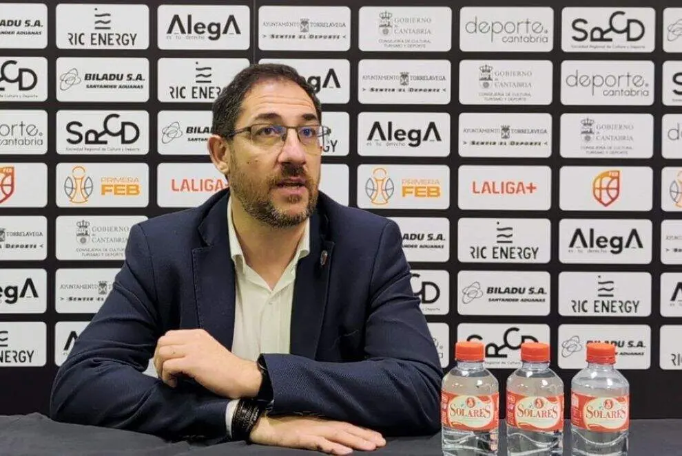 Grupo Alega Cantabria seguir&aacute; con su entrenador.