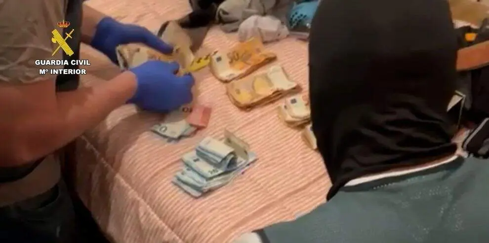 Dinero incautado.