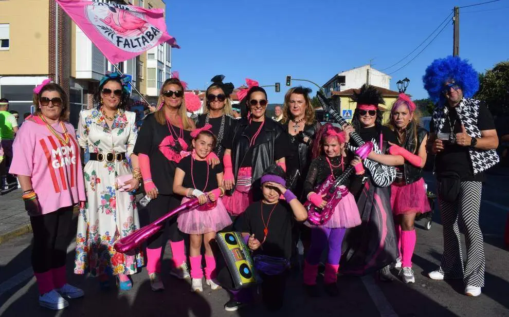 Los pe&ntilde;istas fueron los protagonistas del desfile.