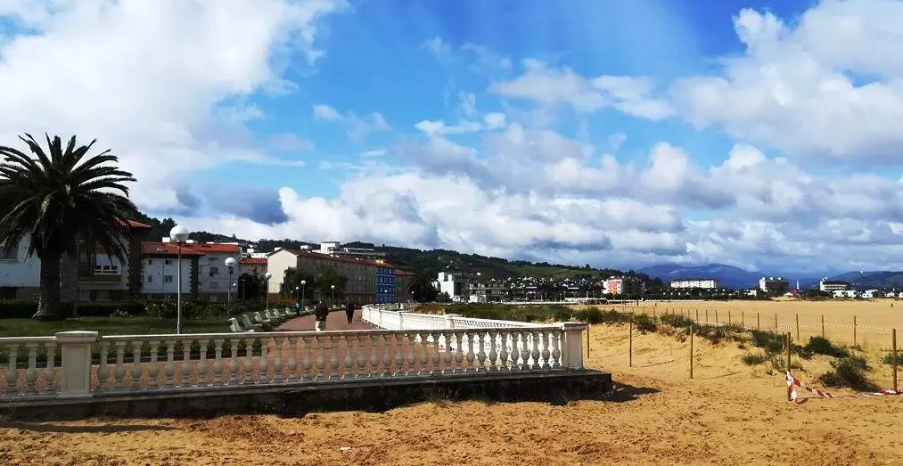 Paseo mar&iacute;timo de Laredo. R.A.