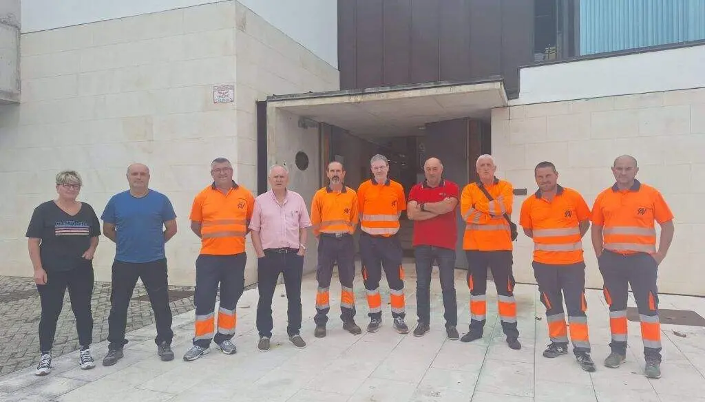 Trabajadores en huelga en Santa Cruz de Bezana.