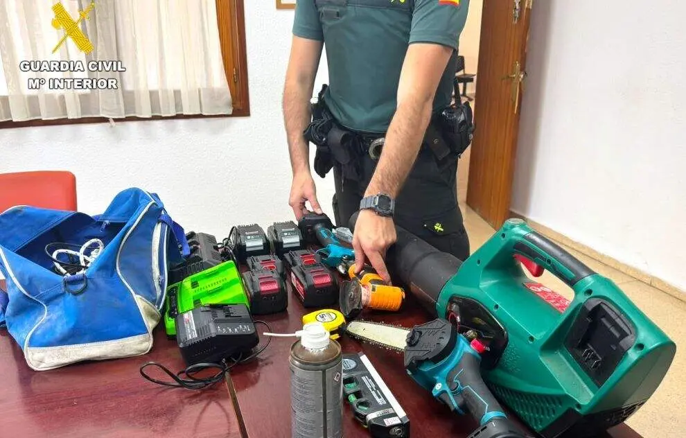 Herramientas recuperadas por la Guardia Civil.