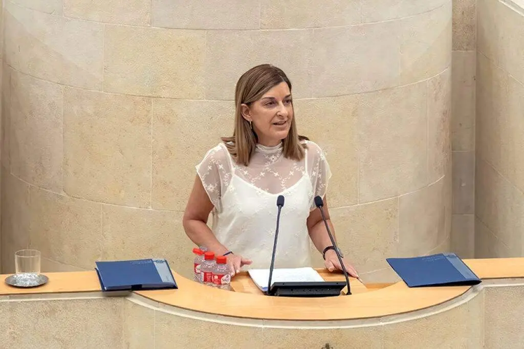 La presidenta regional, Mar&iacute;a Jos&eacute; S&aacute;enz de Butruaga (PP), en el Debate sobre el estado de la Regi&oacute;n.