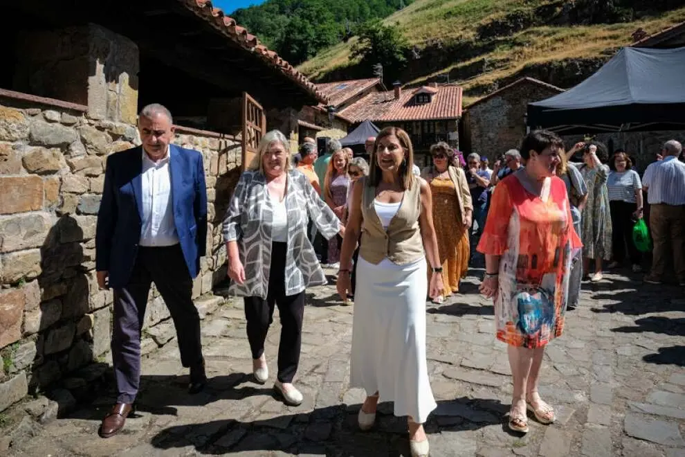 Acto de entrega del premio en B&aacute;rcena Mayor.