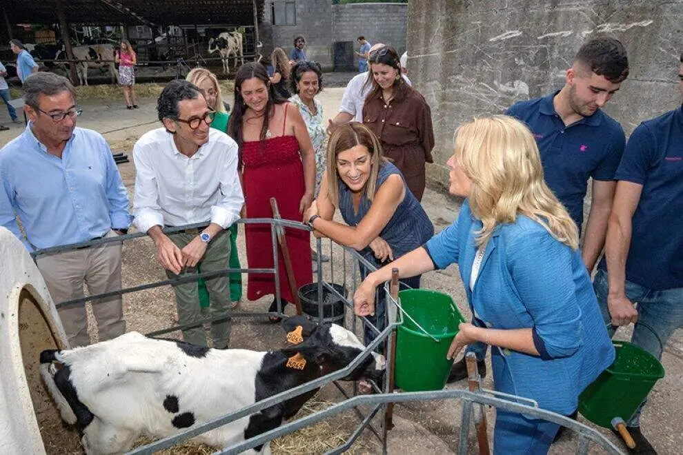 Visita a una estabulaci&oacute;n ganadera en Cay&oacute;n.