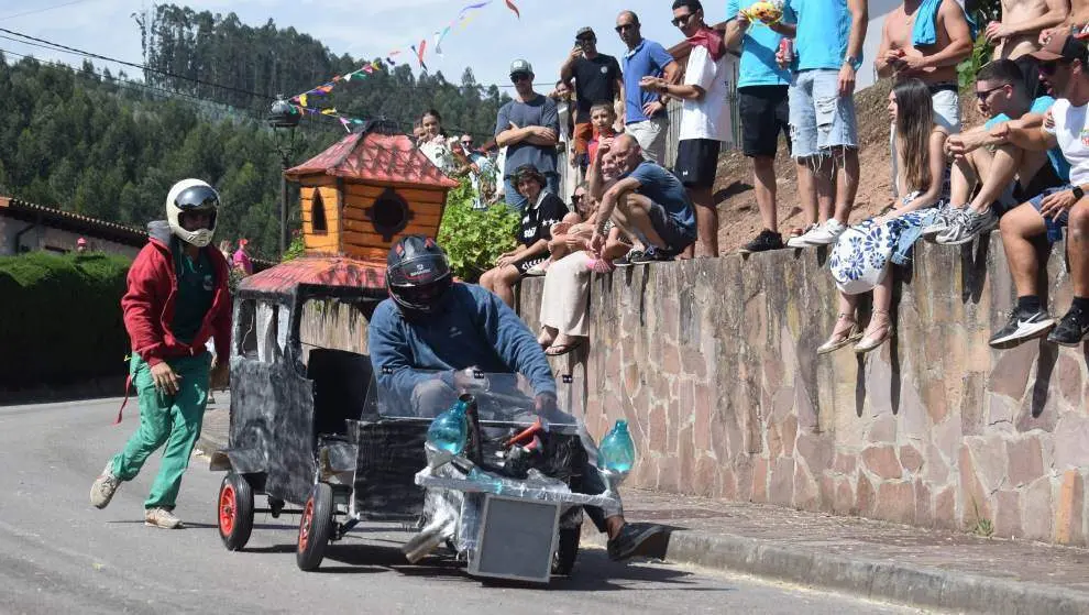 Cocodrilo de 'Comando canoa', auto m&aacute;s espectacular.