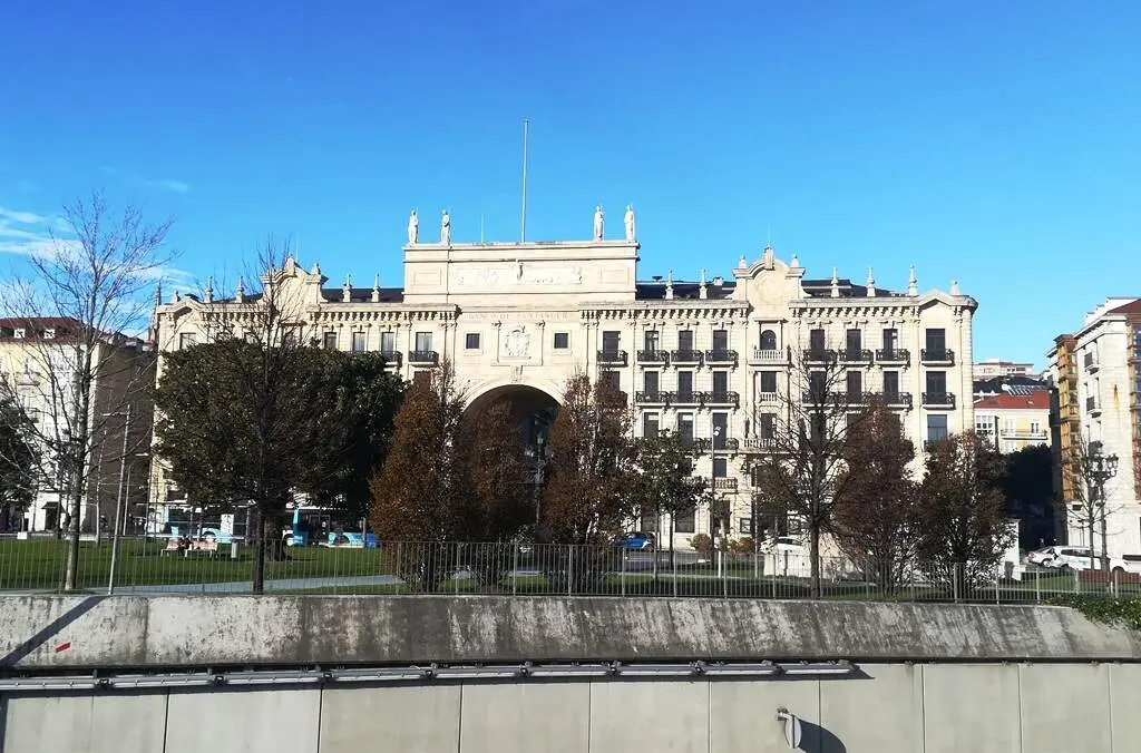 Arco del Banco Santander. R.A.