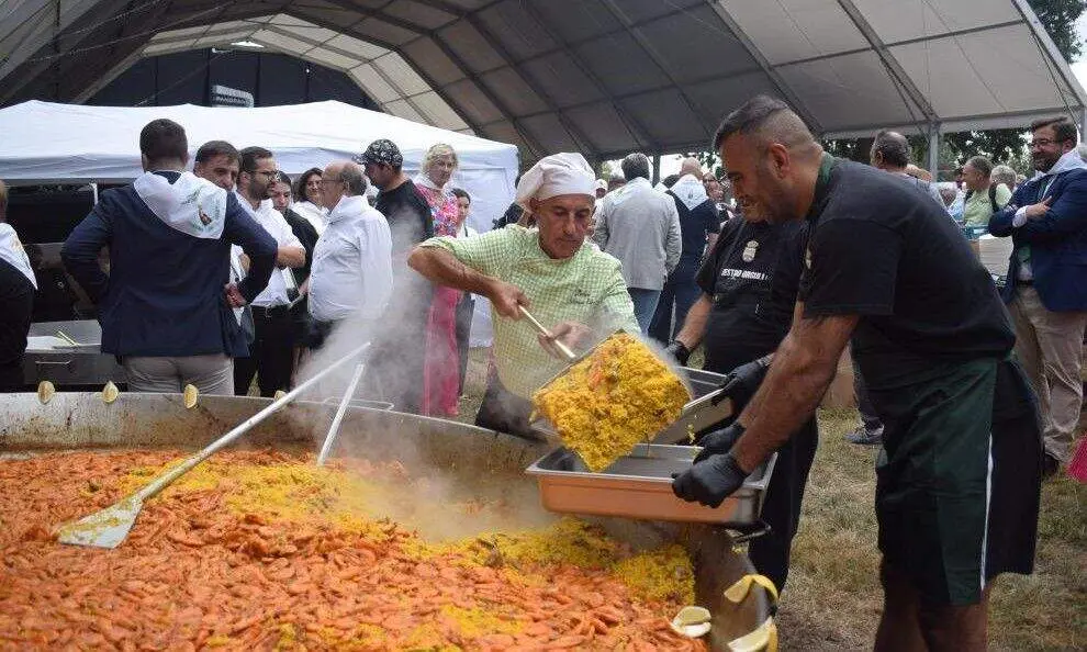 Preparaci&oacute;n de la paella.