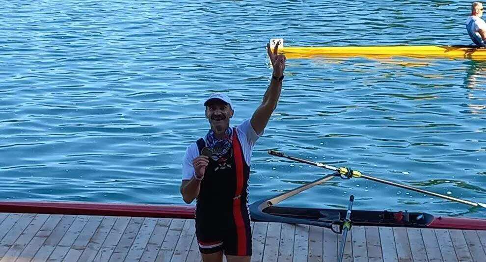 Agust&iacute;n Garay recibi&oacute; el oro en skiff.