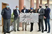 Santander basó su acto solidario en el circo Mystike.