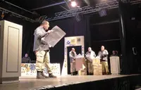 Los pregoneros leyeron noticias referentes al Carnaval santoñés.