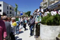 La manifestación concluyó en la puerta principal del hospital. R.A.