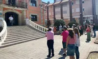 Acto frente a la Casa Consistorial de Piélagos.