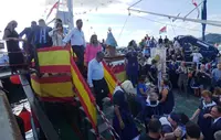 La imagen de la Virgen del Puerto navegó en el barco pesquero Padre Joaquín. R.A.