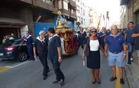 La imagen de la Virgen del Puerto recorrió las calles de Santoña. R.A.