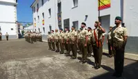 Los soldados alumnos firmes en el Patronato Militar. R.A.
