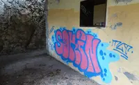 Grafiti en los Antiguos Polvorines de la Batería Alta de San Martín. R.A.