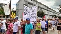 La manifestación acabó en el Hospital de Laredo. R.A.