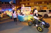 El desfile acabó en el Mercado. R.A.