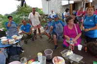 Los grupos acabaron cenando el marmite. R.A.