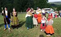 Desfile de trajes regionales. R.A.