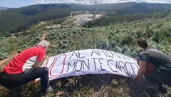 Protesta contra el vertedero de amianto.