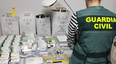 Medicamentos incautados por la Guardia Civil.