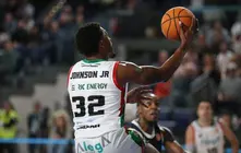 El equipo local fue superior la mayor parte del partido.