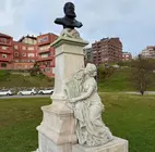 Escultura Augusto Gonz&aacute;lez Linares.