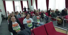 Miembros de la Plataforma contra el PSIR de Laredo en el Pleno. R.A.