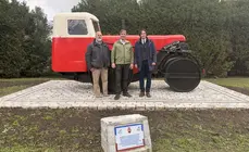 Acto de instalaci&oacute;n de la apisonadora.