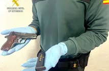 Pistola incautada en Cartes.