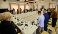 Minuto de silencio en el Pleno de Torrelavega en honor a Marcano.