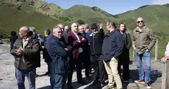 Un momento del acto de colocaci&oacute;n de la primera piedra.