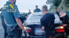Detenidos por el presunto robo en un supermercado en Pesu&eacute;s.