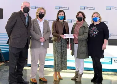 Acto de entrega de la recaudación de la Gala solidaria.