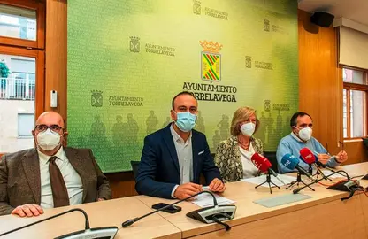 Las autoridades pol&iacute;ticas presentaron la licitaci&oacute;n del proyecto del Conservatorio en Torrelavega.