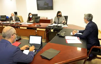 Reuni&oacute;n entre el vicepresidnete del Gobierno regional, Pablo Zuloaga, y la alcaldesa de Santander, Gema Igual.