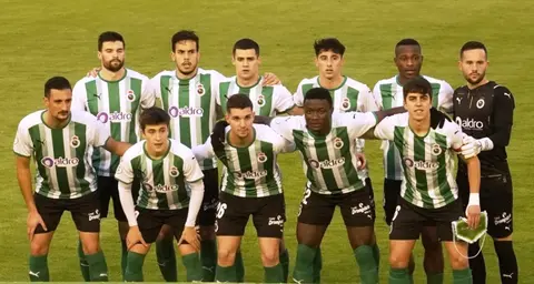 Plantilla del Racing de Santander 2021-2022.
