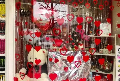 Escaparate en El Astillero con motivo de San Valent&iacute;n.