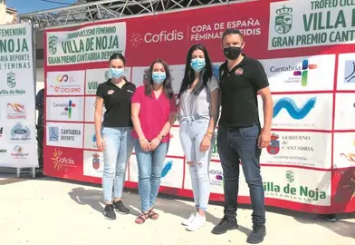 La nojeña Cristina San Emeterio, a la izquierda.