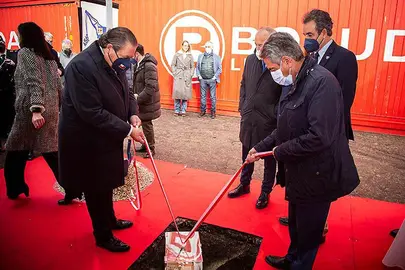 El presidente de Cantabria, Miguel Ángel Revilla (PRC), en el Puerto de Santander.