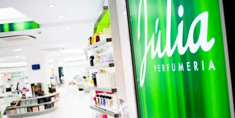 Cadena de perfumerías Julia. Web de UGT