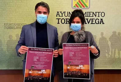 Presentación del concierto en el teatro Concha Espina, en Torrelavega.