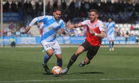 Un momento el encuentro entre el Racing de Santander y el Talavera.
