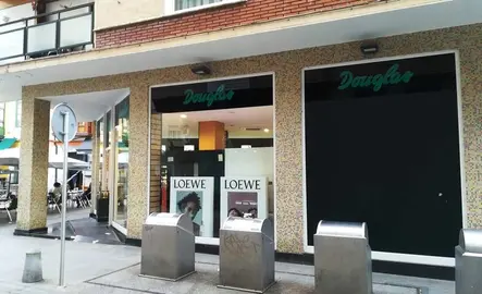 Tienda Douglas en Santoña. R.A.