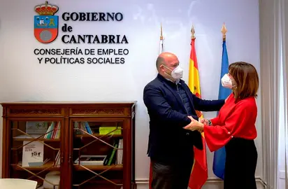 Un encuentro entre la consejera y el alcalde de Santillana del Mar.